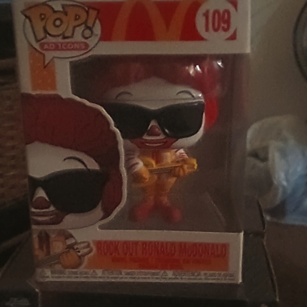 A rock out Ronald McDonald Ads Icon Funko pop